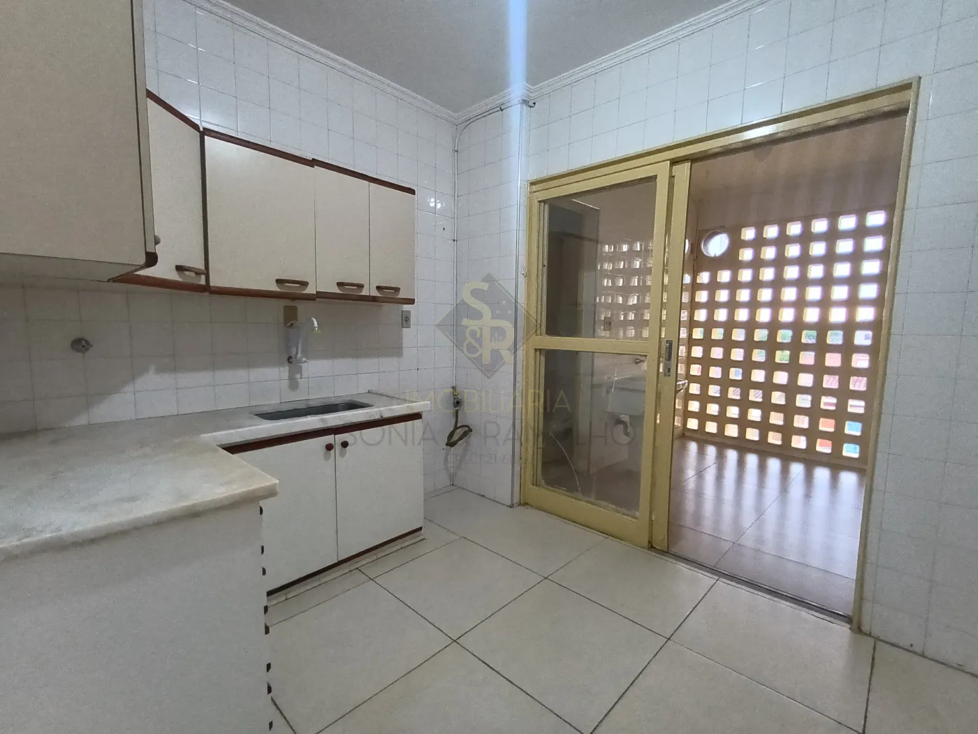 Alugar Apartamentos / Padr&atilde;o em Ribeir&atilde;o Preto R$ 800,00 - Foto 7