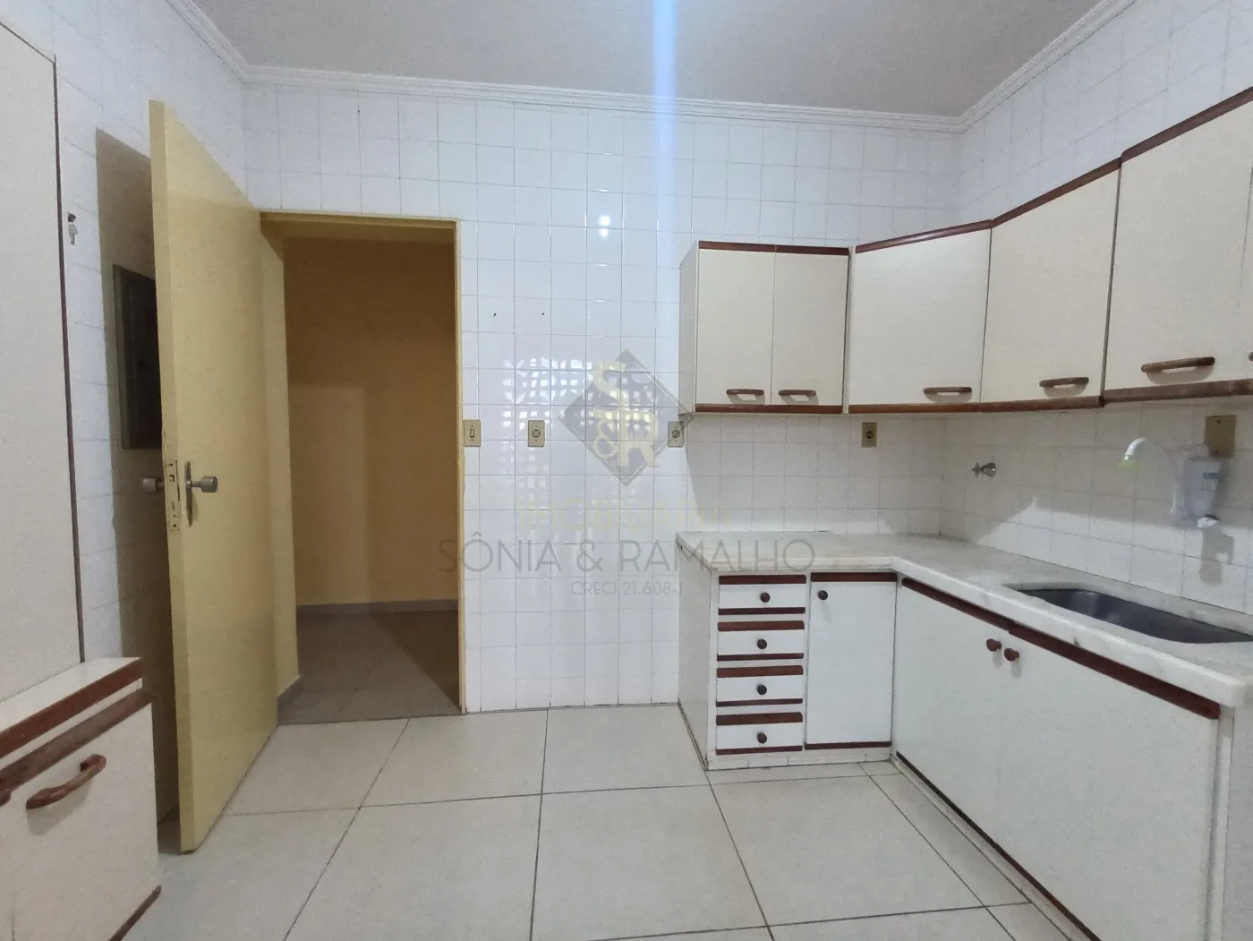 Alugar Apartamentos / Padr&atilde;o em Ribeir&atilde;o Preto R$ 800,00 - Foto 13