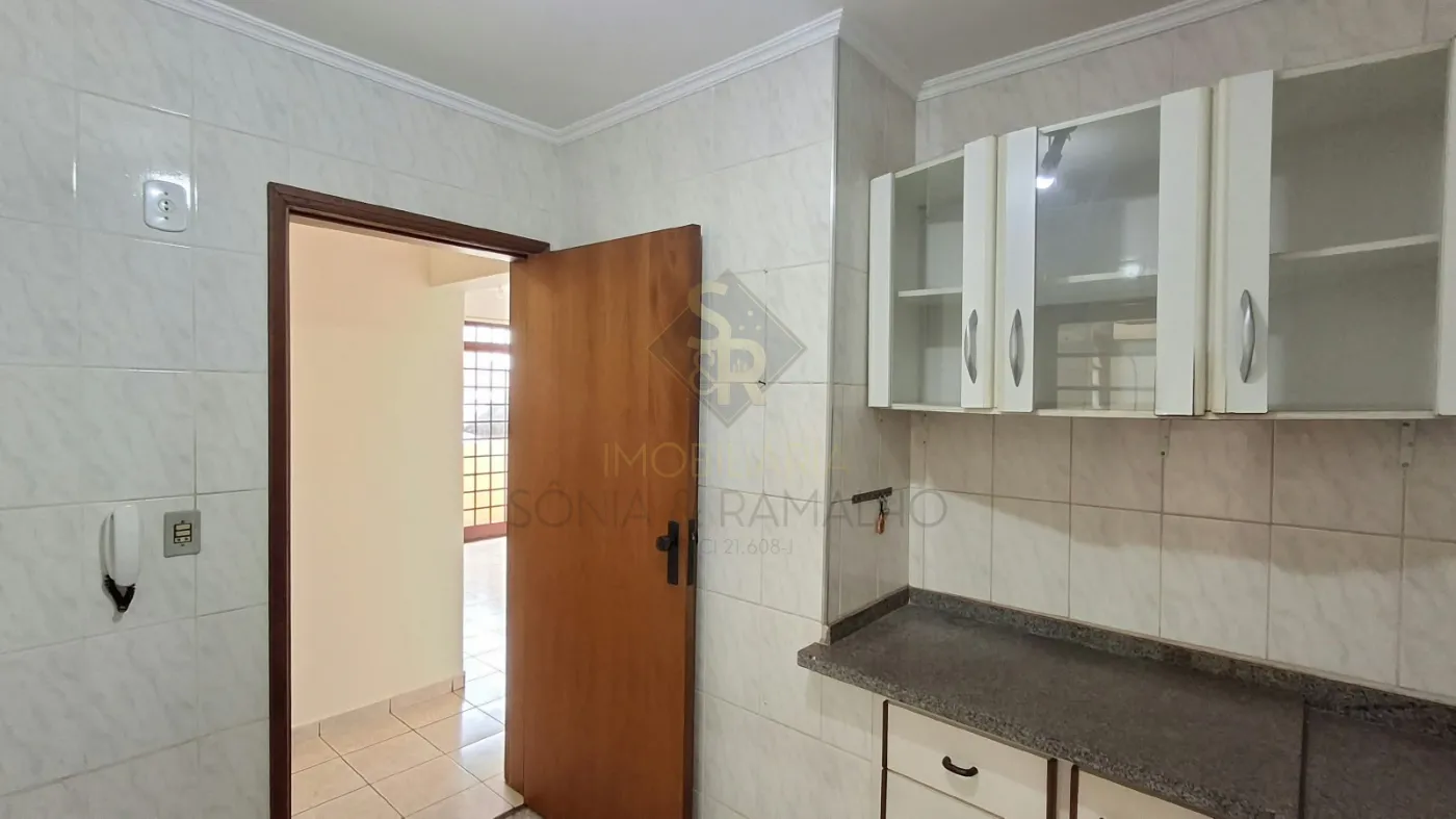 Alugar Apartamentos / Padr&atilde;o em Ribeir&atilde;o Preto R$ 1.100,00 - Foto 12
