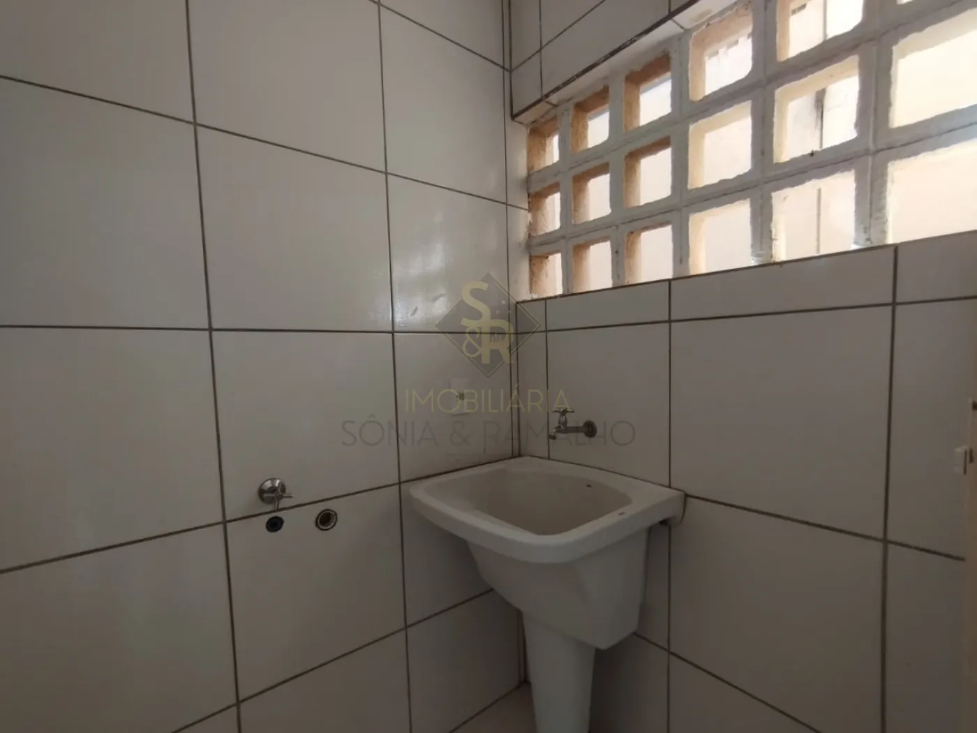 Alugar Apartamentos / Padr&atilde;o em Ribeir&atilde;o Preto R$ 1.050,00 - Foto 15