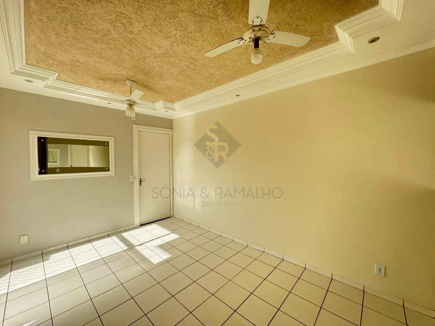 Alugar Apartamentos / Padr&atilde;o em Ribeir&atilde;o Preto R$ 1.500,00 - Foto 2