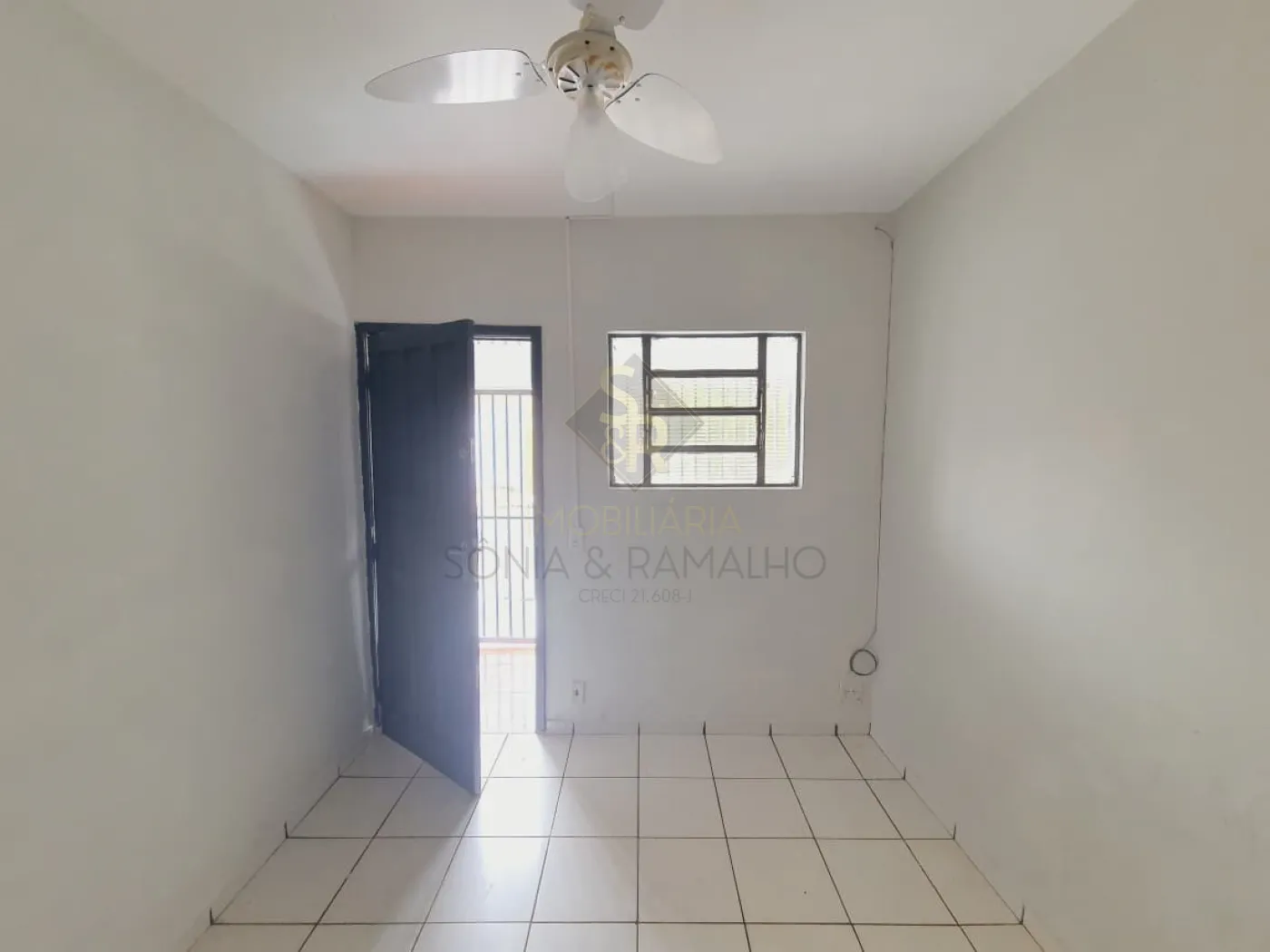 Alugar Casas Residenciais / Padr&atilde;o em Ribeir&atilde;o Preto R$ 1.700,00 - Foto 2