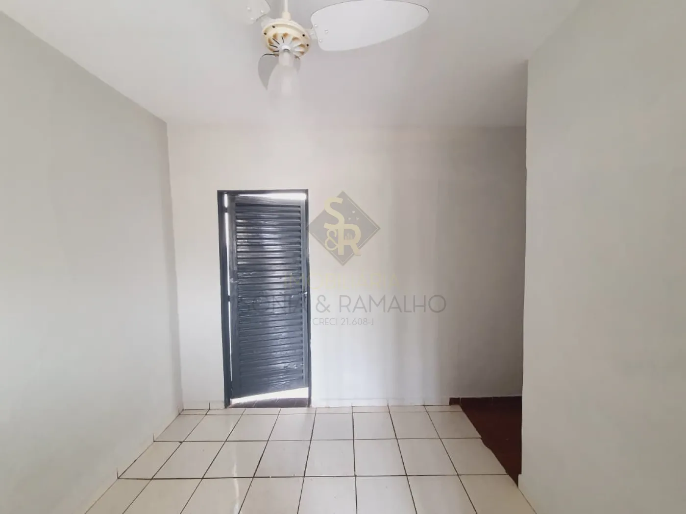 Alugar Casas Residenciais / Padr&atilde;o em Ribeir&atilde;o Preto R$ 1.700,00 - Foto 4