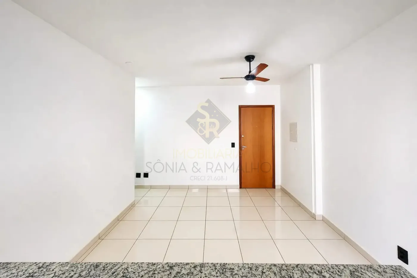 Alugar Apartamentos / Padr&atilde;o em Ribeir&atilde;o Preto R$ 900,00 - Foto 5