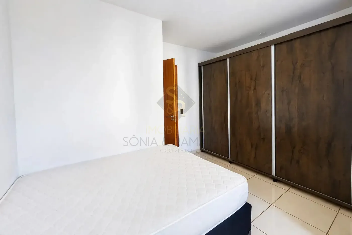 Alugar Apartamentos / Padr&atilde;o em Ribeir&atilde;o Preto R$ 900,00 - Foto 6