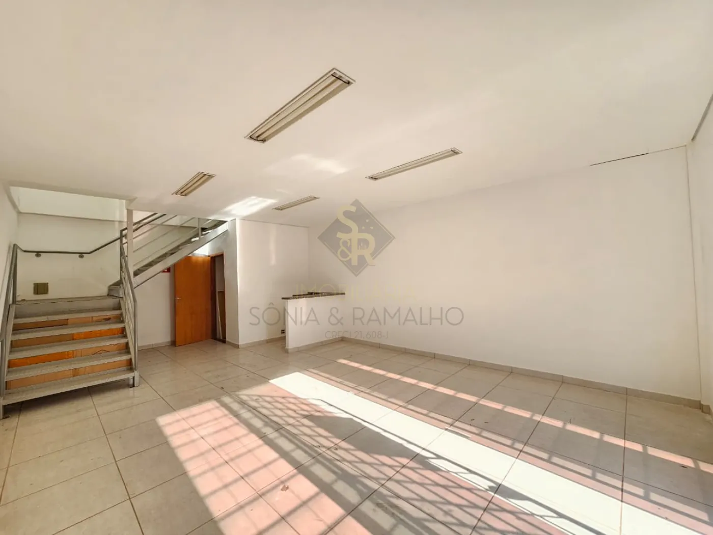 Alugar Im&oacute;veis Comerciais / Sal&atilde;o Comercial em Ribeir&atilde;o Preto R$ 3.000,00 - Foto 3