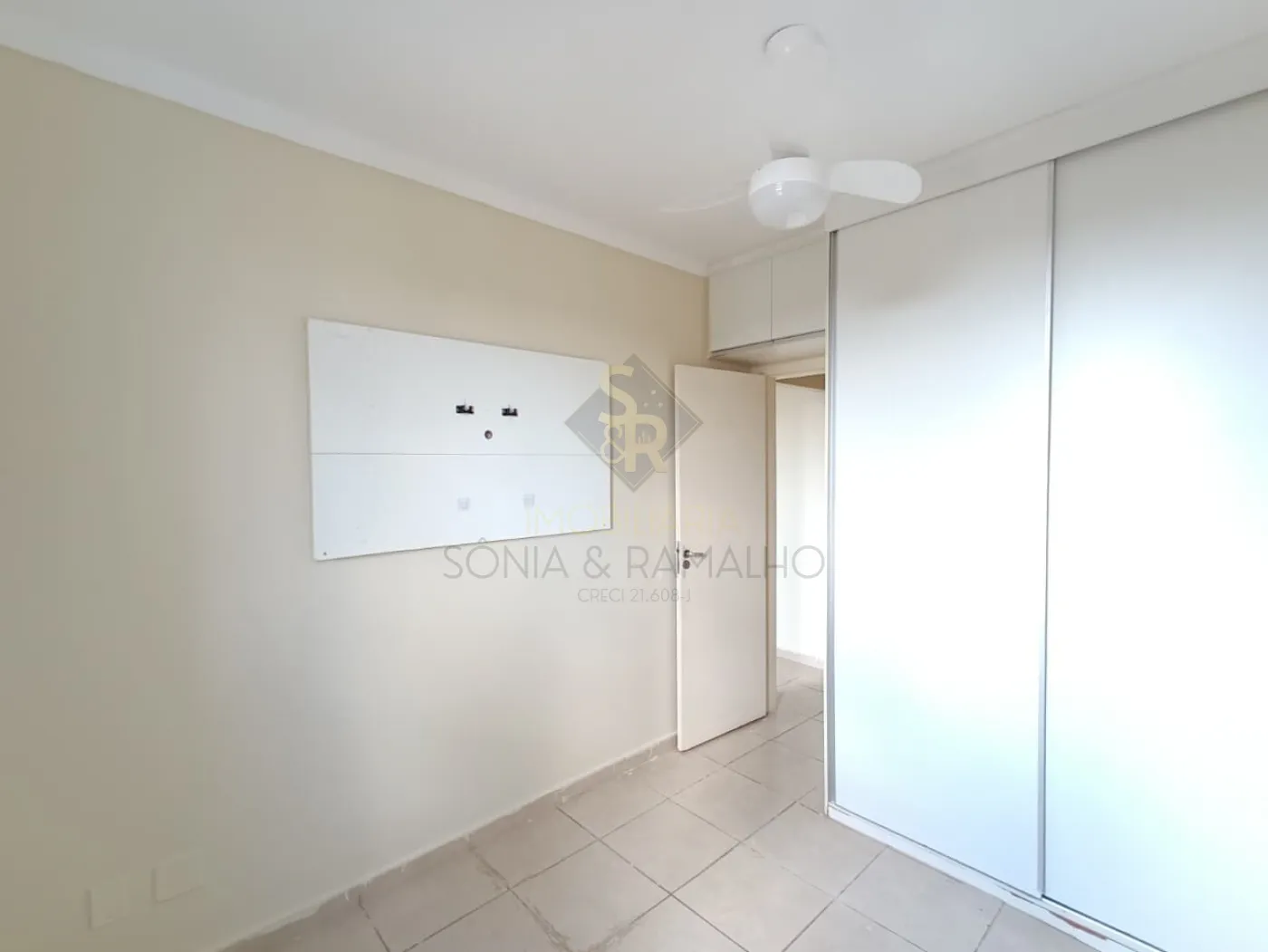 Comprar Apartamentos / Padr&atilde;o em Ribeir&atilde;o Preto R$ 200.000,00 - Foto 11