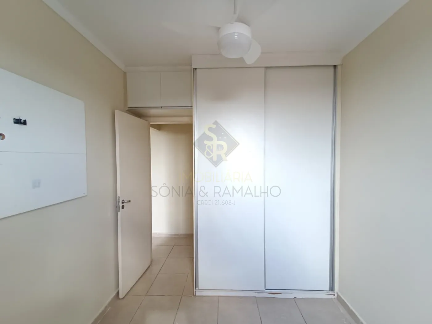 Comprar Apartamentos / Padr&atilde;o em Ribeir&atilde;o Preto R$ 200.000,00 - Foto 10