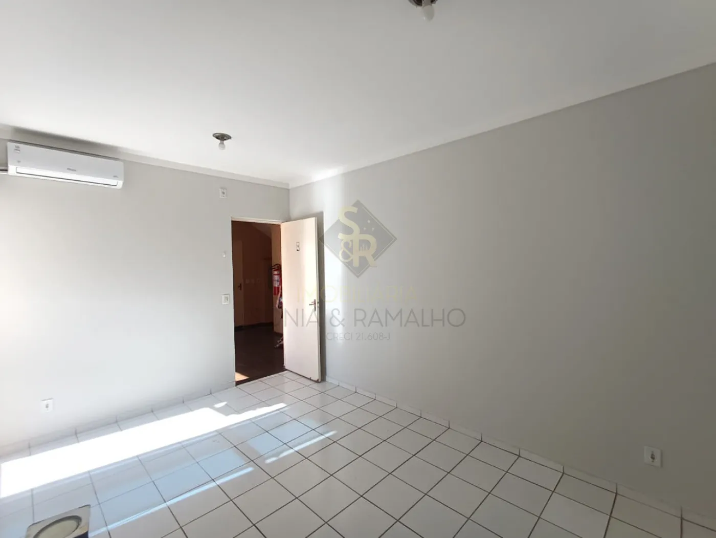 Alugar Apartamentos / Padr&atilde;o em Ribeir&atilde;o Preto R$ 1.200,00 - Foto 5