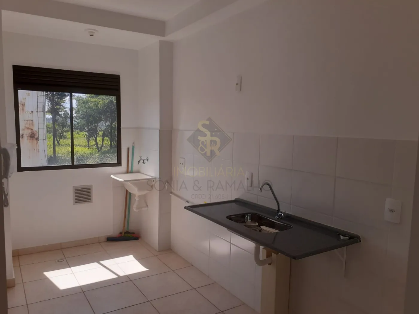 Comprar Apartamentos / Padr&atilde;o em Bonfim Paulista R$ 130.000,00 - Foto 2