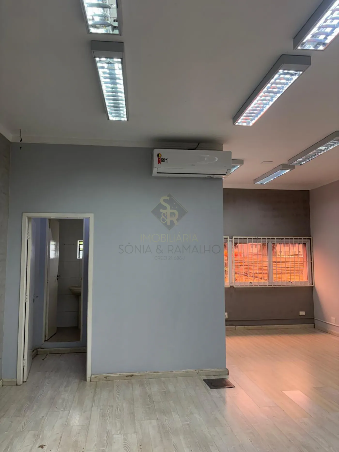 Alugar Im&oacute;veis Comerciais / Sala Comercial em Ribeir&atilde;o Preto R$ 1.600,00 - Foto 2