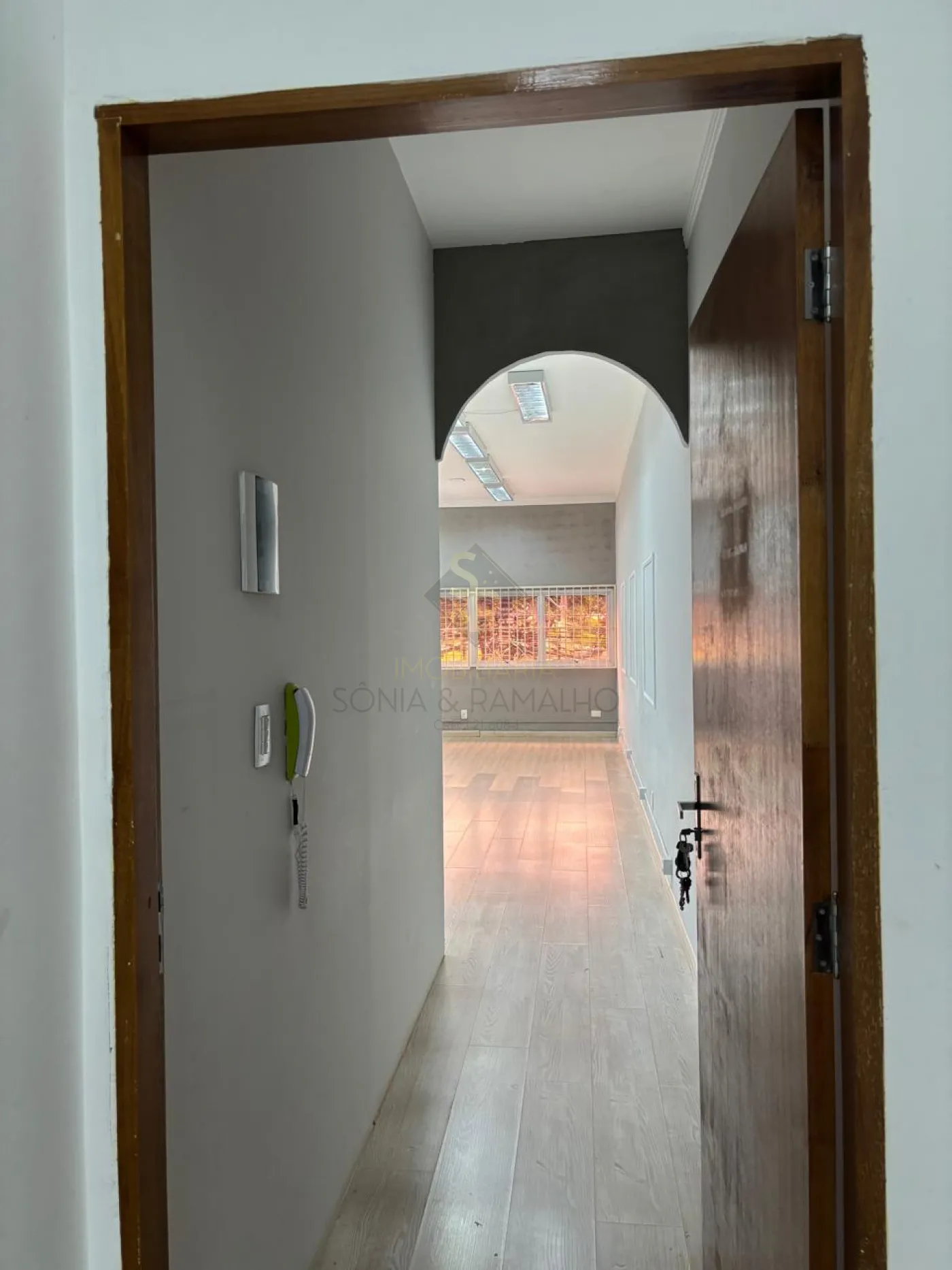 Alugar Im&oacute;veis Comerciais / Sala Comercial em Ribeir&atilde;o Preto R$ 1.600,00 - Foto 3