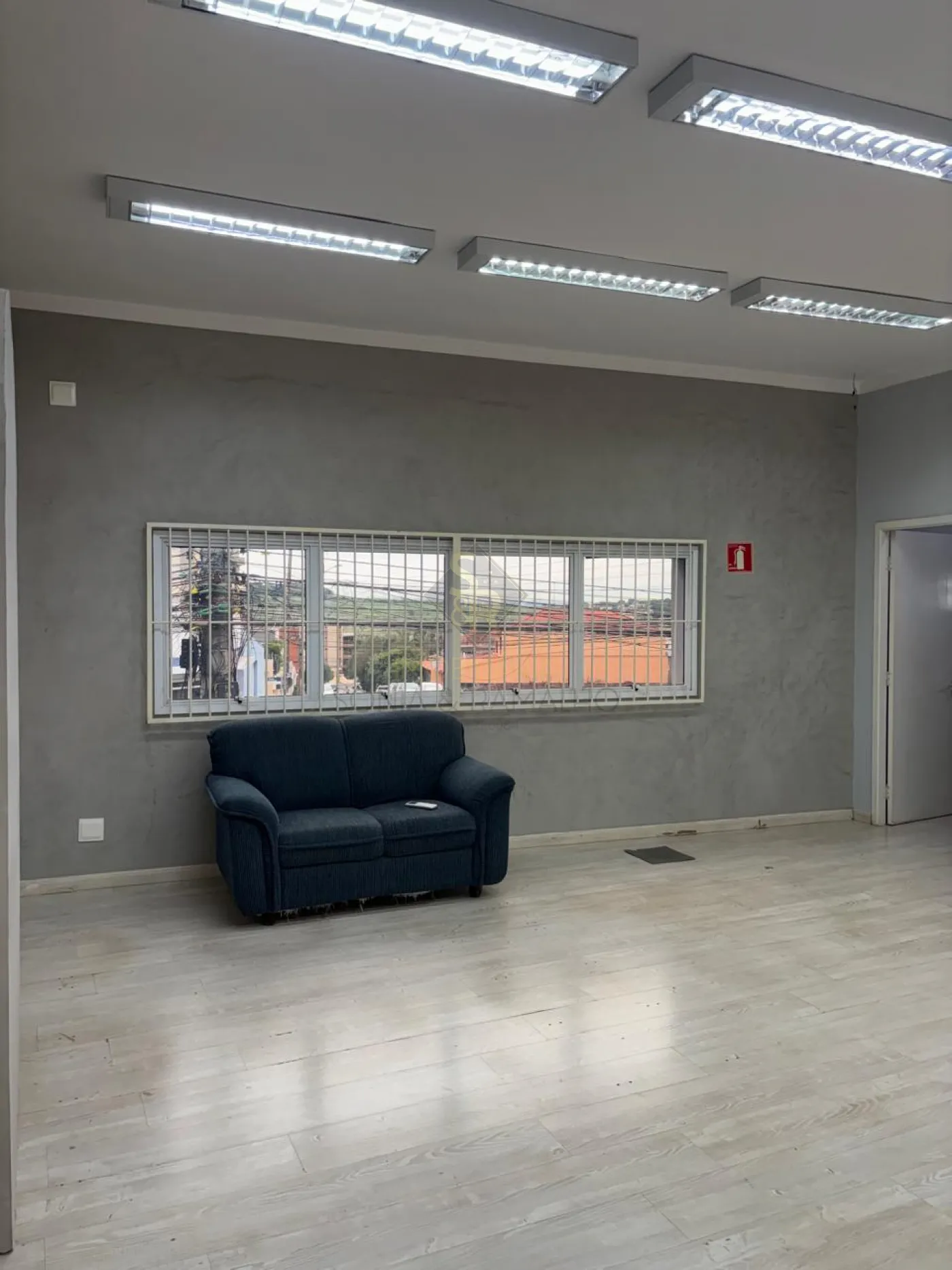 Alugar Im&oacute;veis Comerciais / Sala Comercial em Ribeir&atilde;o Preto R$ 1.600,00 - Foto 4