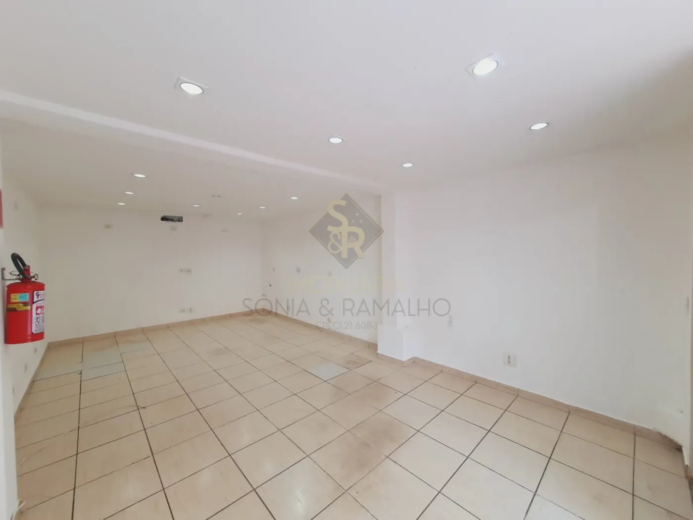 Alugar Im&oacute;veis Comerciais / Sal&atilde;o Comercial em Ribeir&atilde;o Preto R$ 2.800,00 - Foto 2