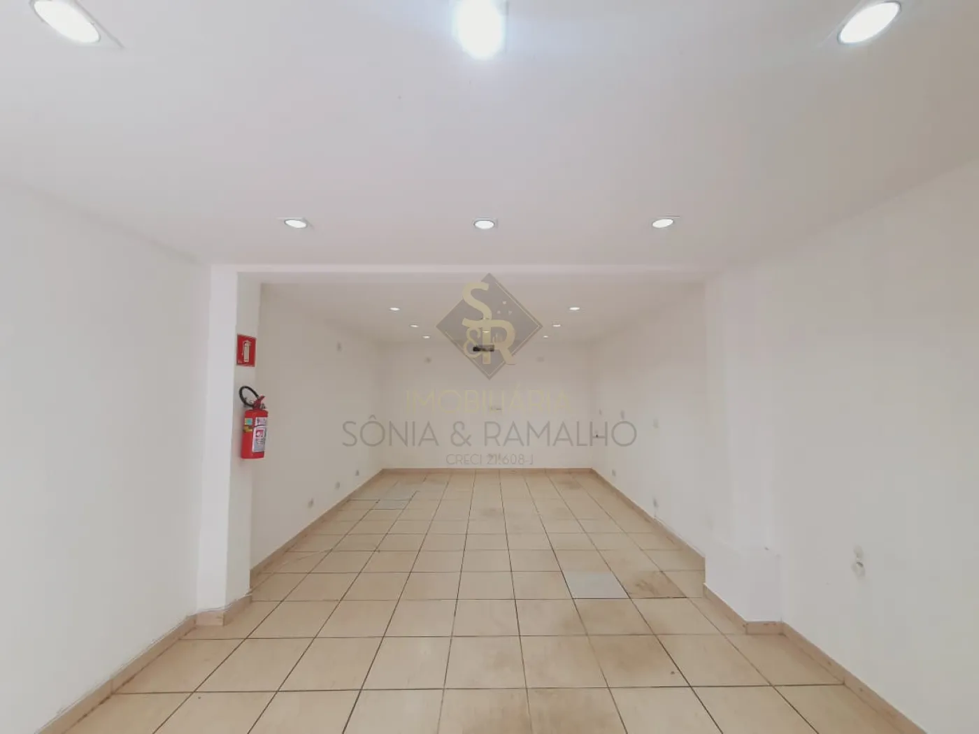 Alugar Im&oacute;veis Comerciais / Sal&atilde;o Comercial em Ribeir&atilde;o Preto R$ 2.800,00 - Foto 1