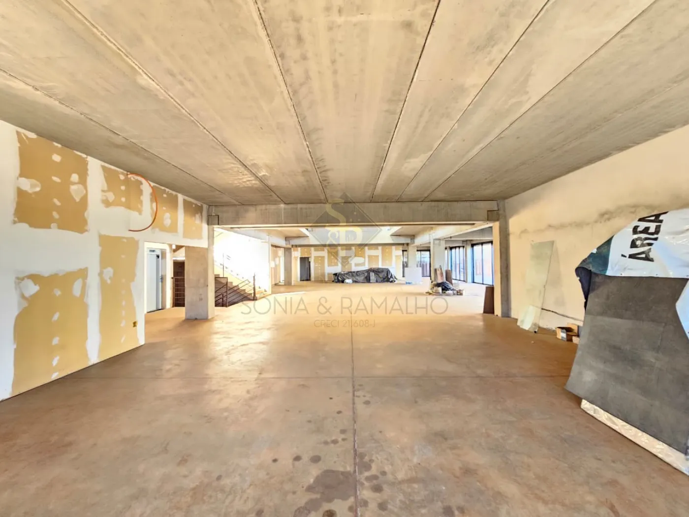 Alugar Im&oacute;veis Comerciais / Im&oacute;vel comercial em Ribeir&atilde;o Preto R$ 45.000,00 - Foto 1