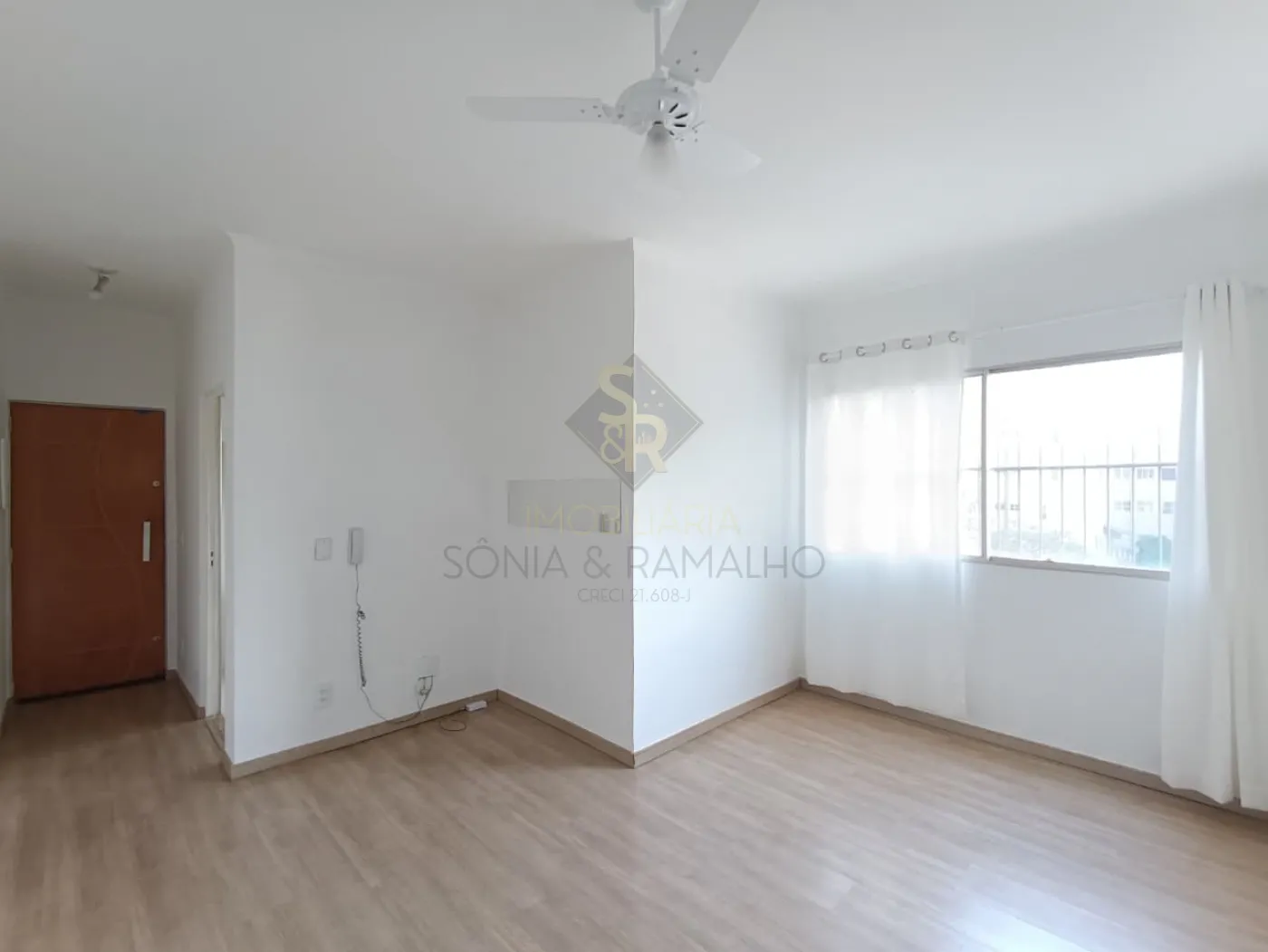 Alugar Apartamentos / Padr&atilde;o em Ribeir&atilde;o Preto R$ 1.600,00 - Foto 1