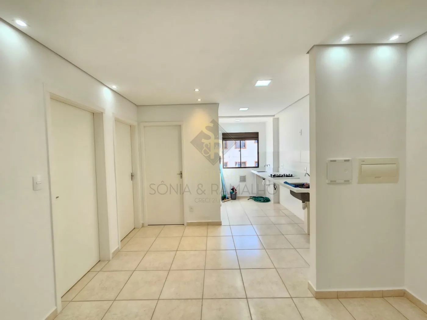 Alugar Apartamentos / Padr&atilde;o em Bonfim Paulista R$ 1.350,00 - Foto 1