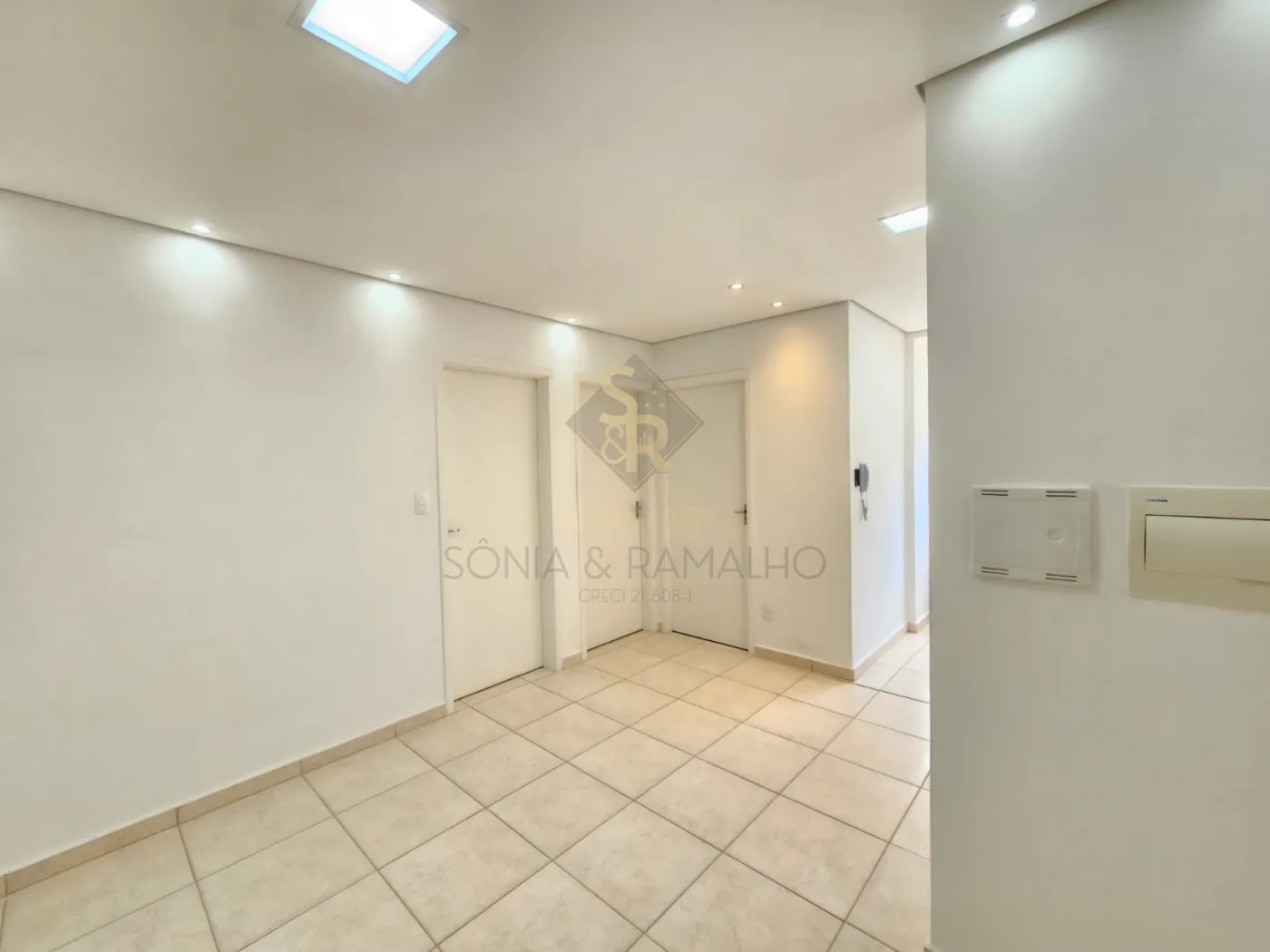Alugar Apartamentos / Padr&atilde;o em Bonfim Paulista R$ 1.350,00 - Foto 2
