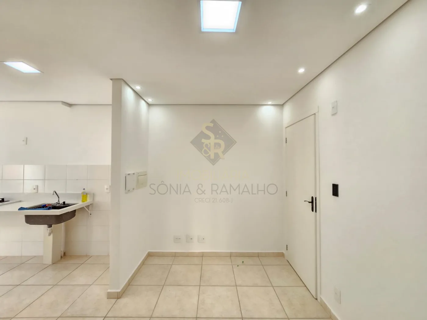 Alugar Apartamentos / Padr&atilde;o em Bonfim Paulista R$ 1.350,00 - Foto 3