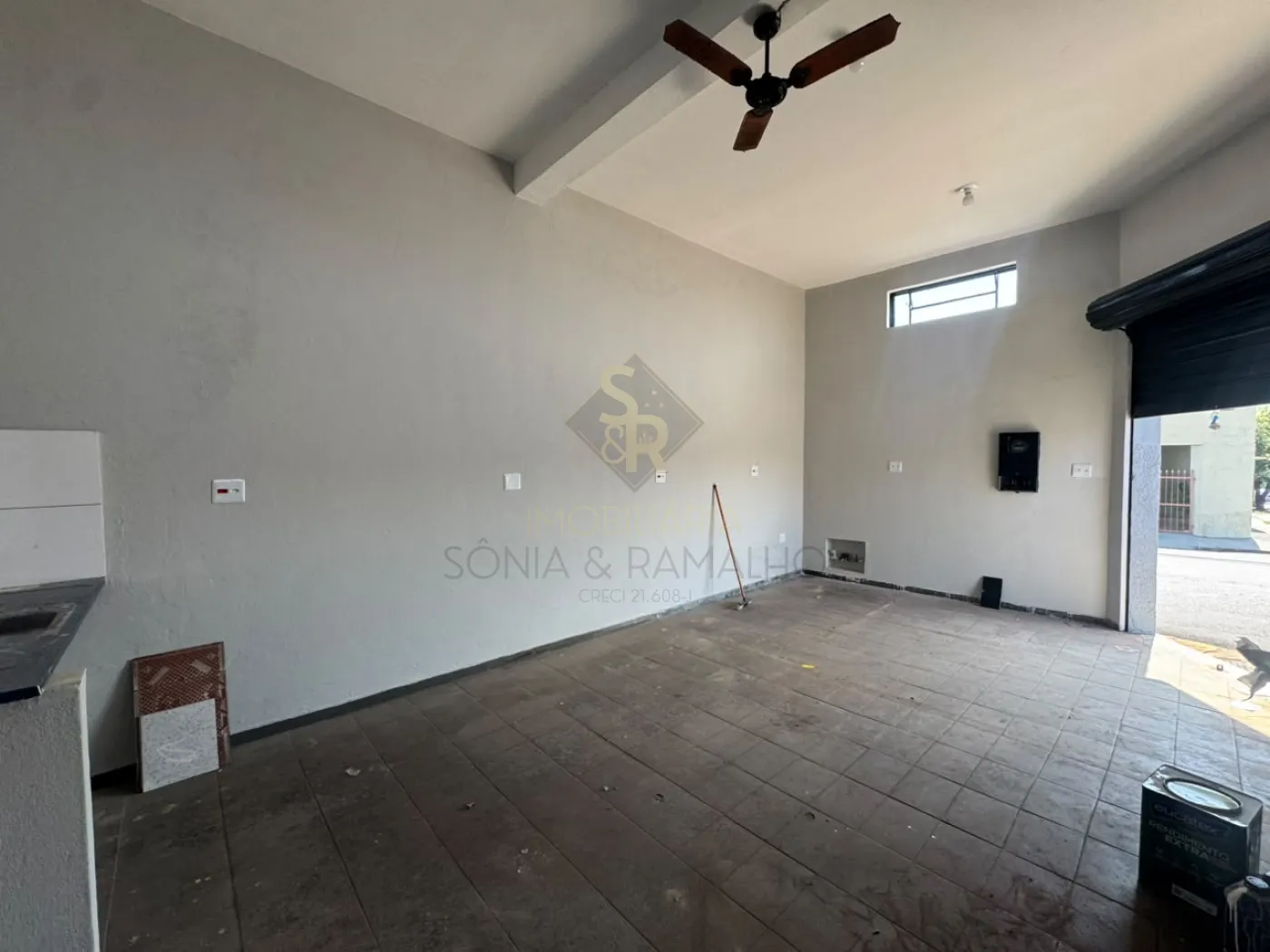 Alugar Im&oacute;veis Comerciais / Sal&atilde;o Comercial em Ribeir&atilde;o Preto R$ 920,00 - Foto 1