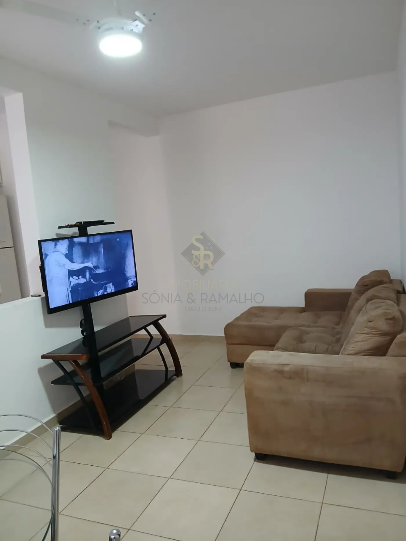 Alugar Apartamentos / Padr&atilde;o em Ribeir&atilde;o Preto R$ 2.000,00 - Foto 2