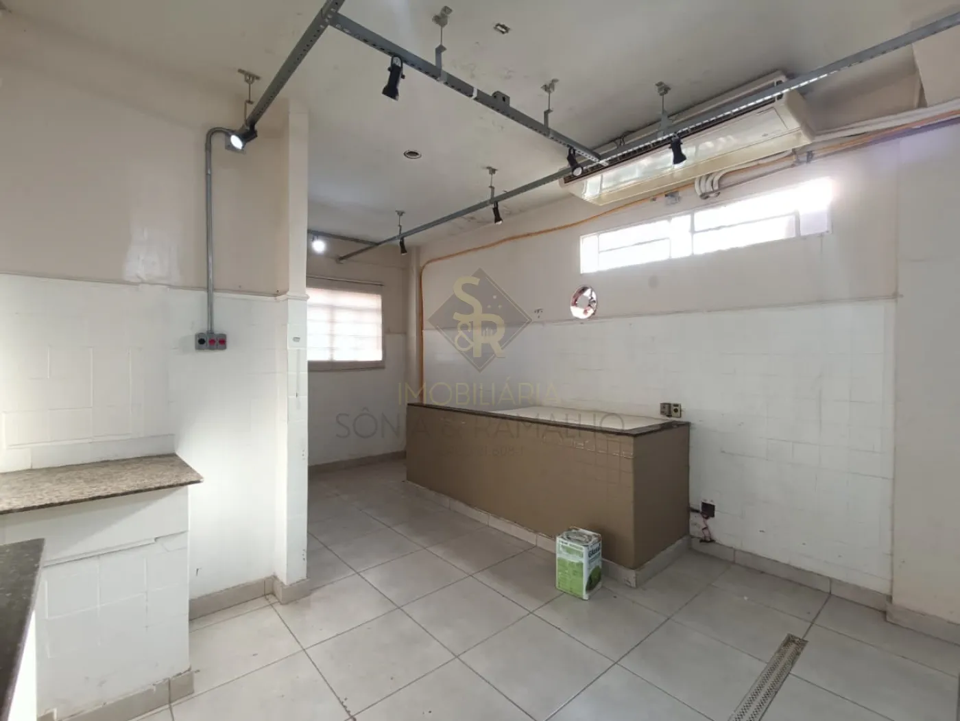 Alugar Im&oacute;veis Comerciais / Sal&atilde;o Comercial em Ribeir&atilde;o Preto R$ 3.300,00 - Foto 3