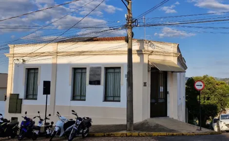 Sao Jose do Rio Pardo Centro Comercial Locacao R$ 4.400,00  Area do terreno 617.40m2 Area construida 217.92m2