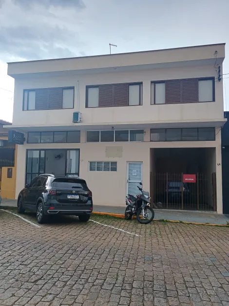 Sao Jose do Rio Pardo Centro Casa Locacao R$ 3.000,00 3 Dormitorios  Area do terreno 300.00m2 