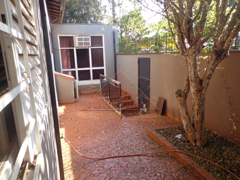 Alugar Casas / Casa em Ribeir&atilde;o Preto R$ 1.800,00 - Foto 14