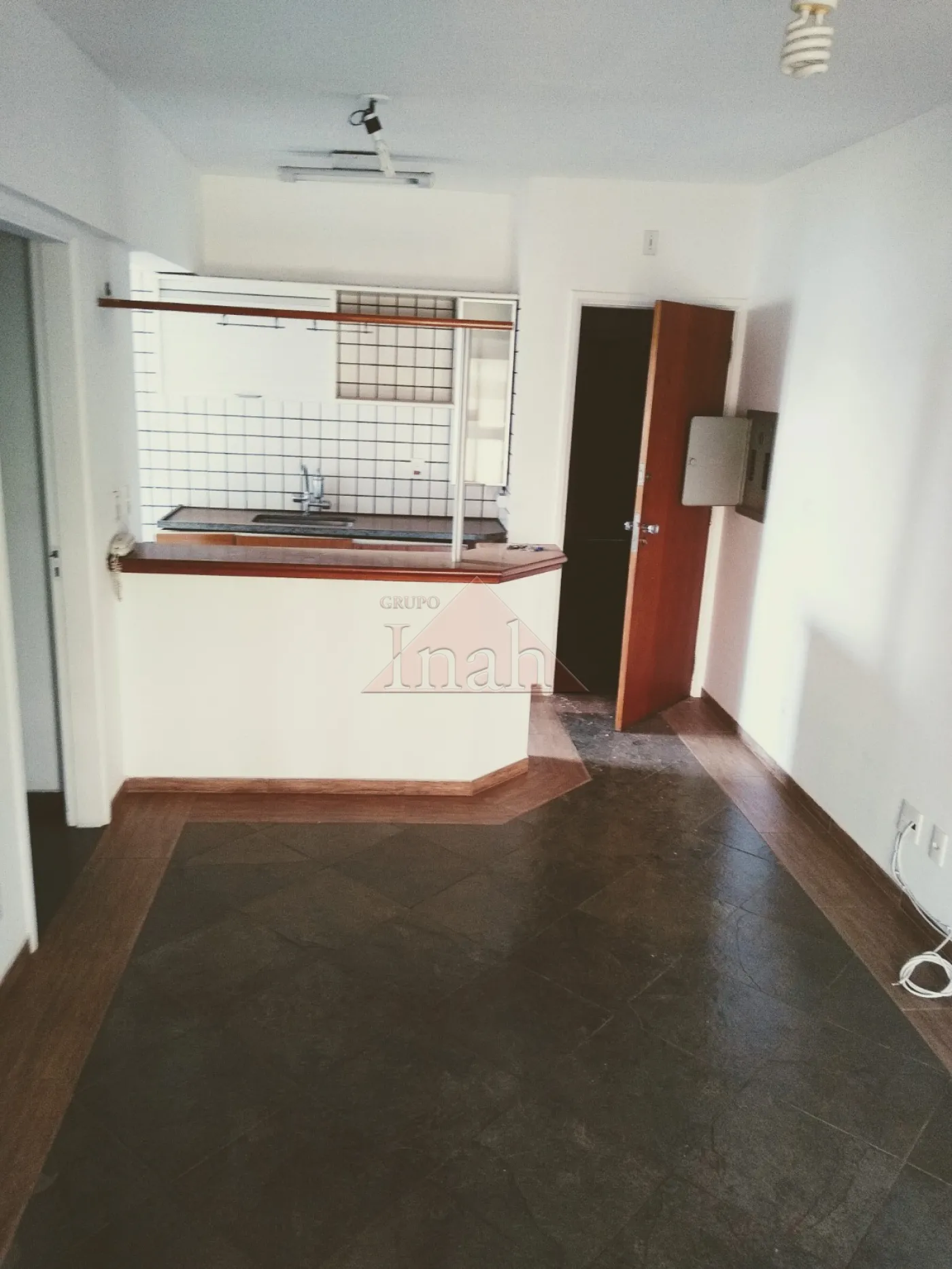 Alugar Apartamentos / Apartamento em Ribeir&atilde;o Preto R$ 950,00 - Foto 2