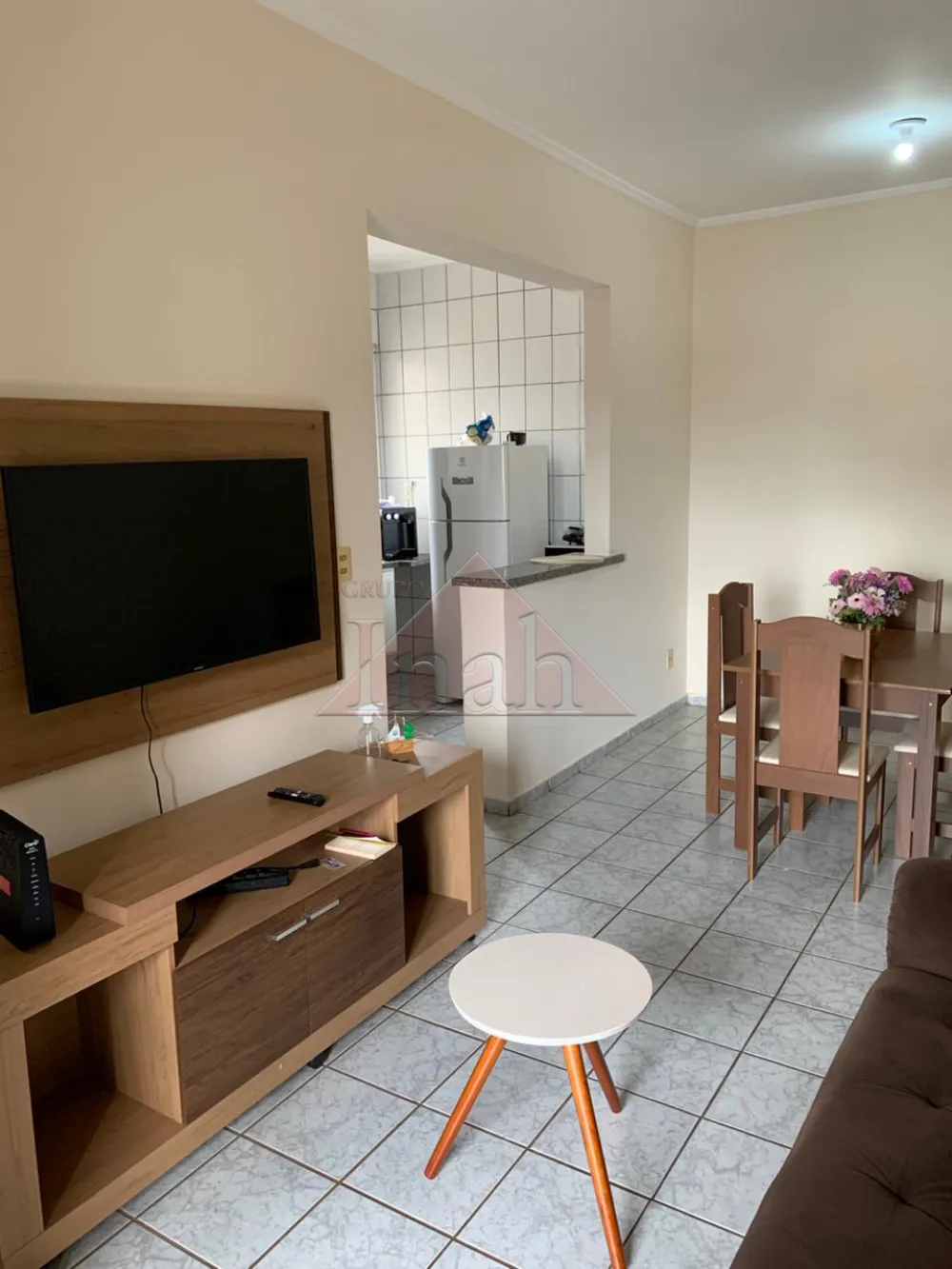 Alugar Apartamentos / Apartamento em Ribeir&atilde;o Preto R$ 800,00 - Foto 1