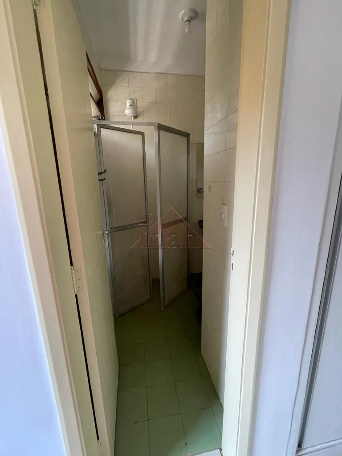 Alugar Apartamentos / Kitchnet em Ribeir&atilde;o Preto R$ 700,00 - Foto 2