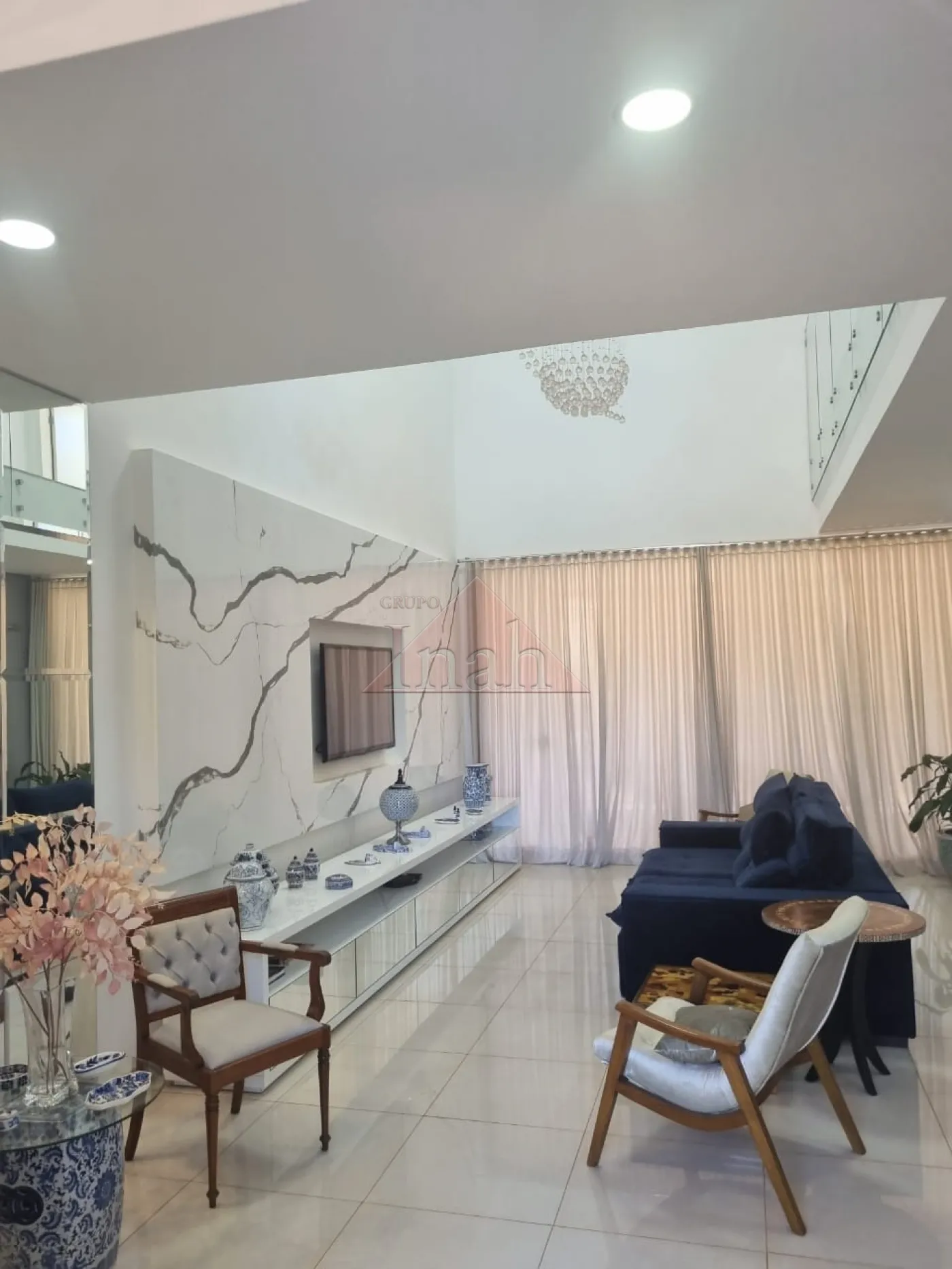 Alugar Casas / CASA RESIDENCIAL em Ribeir&atilde;o Preto R$ 5.500,00 - Foto 4