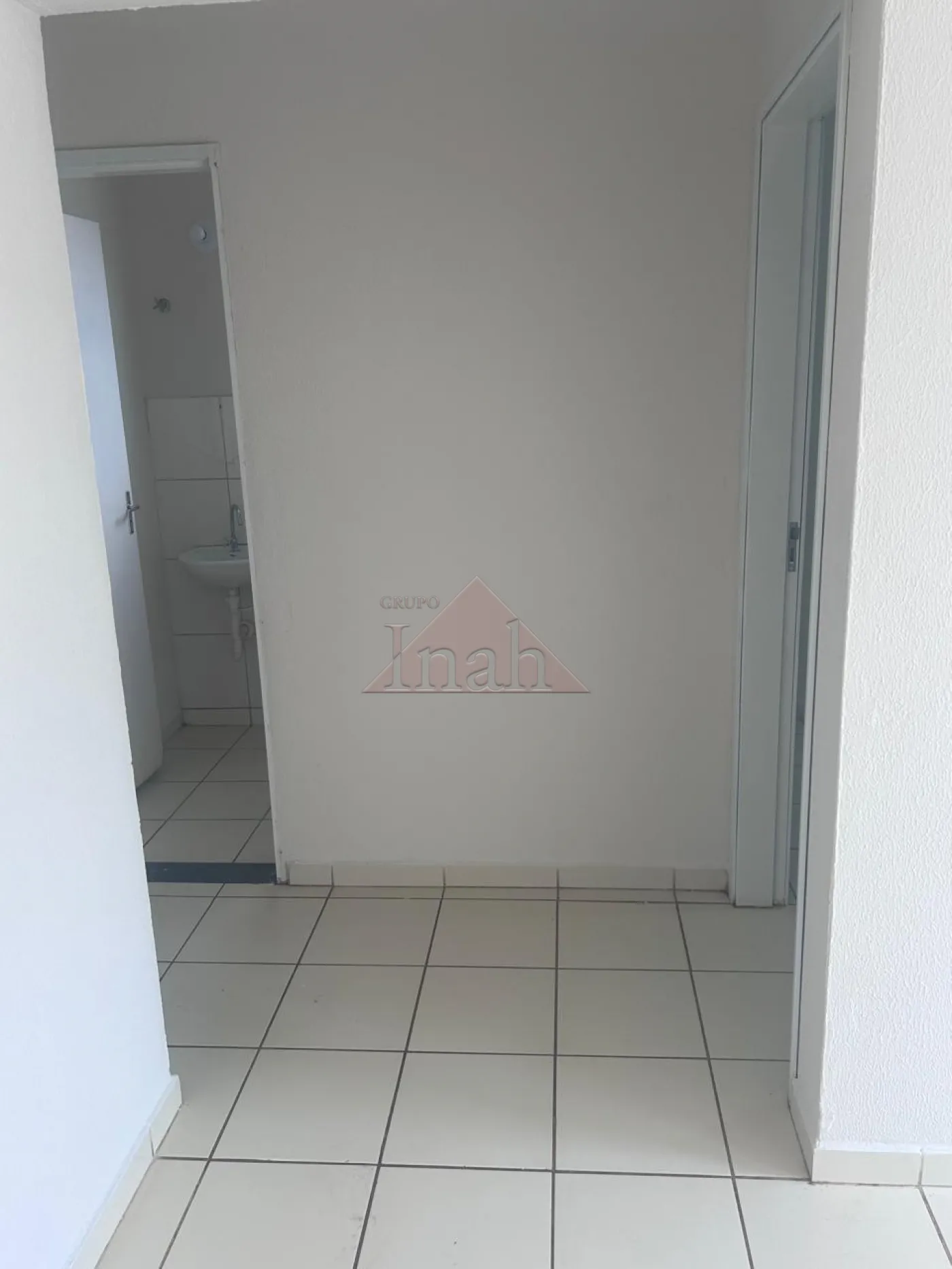 Comprar Casas / CASA RESIDENCIAL em Ribeir&atilde;o Preto R$ 230.000,00 - Foto 8