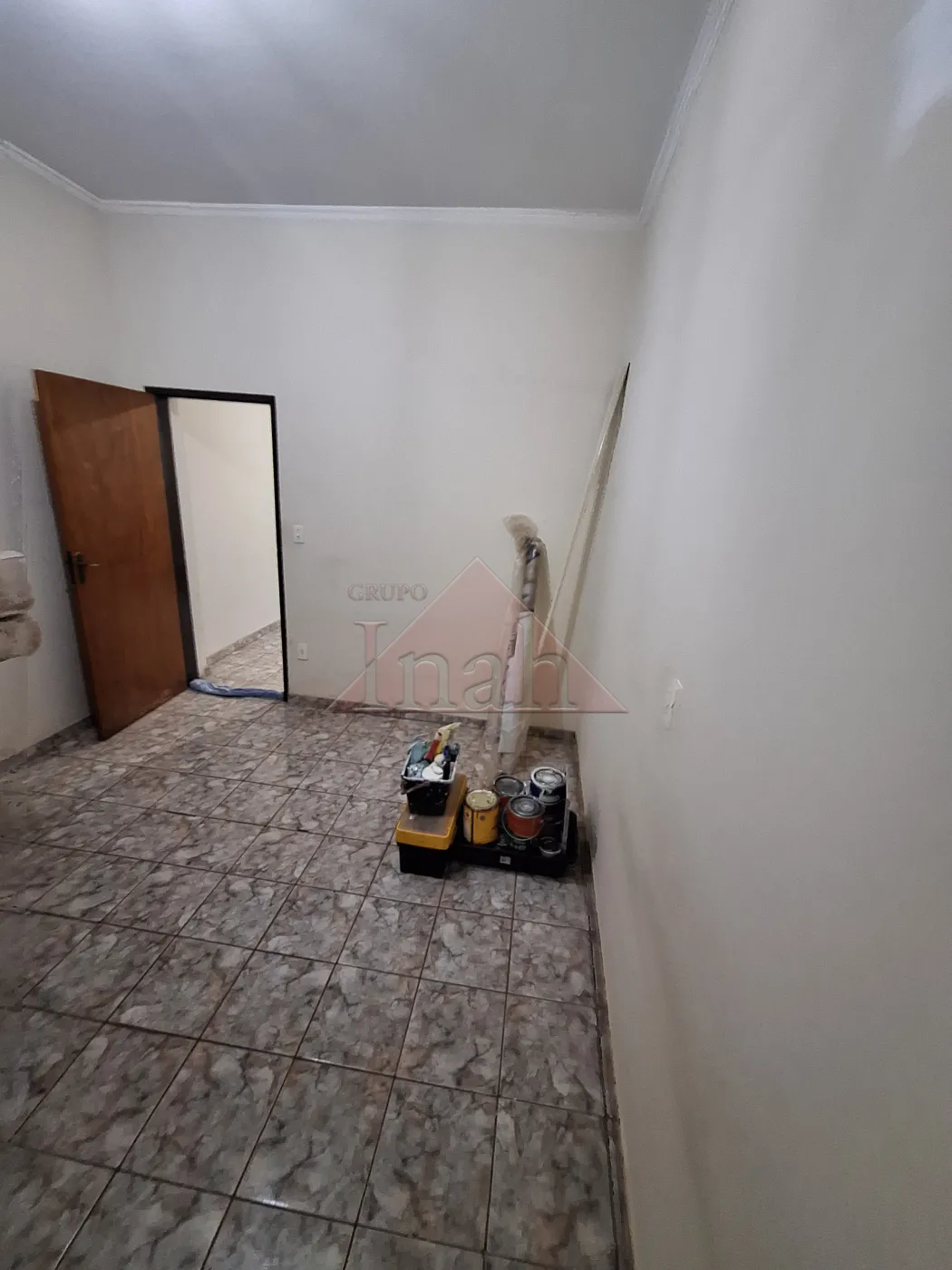 Alugar Casas / CASA RESIDENCIAL em Ribeir&atilde;o Preto R$ 1.100,00 - Foto 2