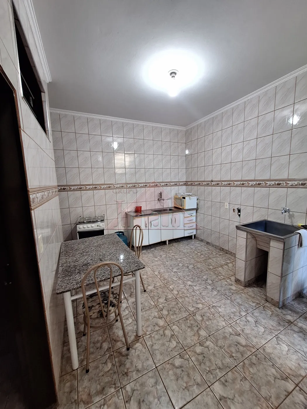 Alugar Casas / CASA RESIDENCIAL em Ribeir&atilde;o Preto R$ 1.100,00 - Foto 6