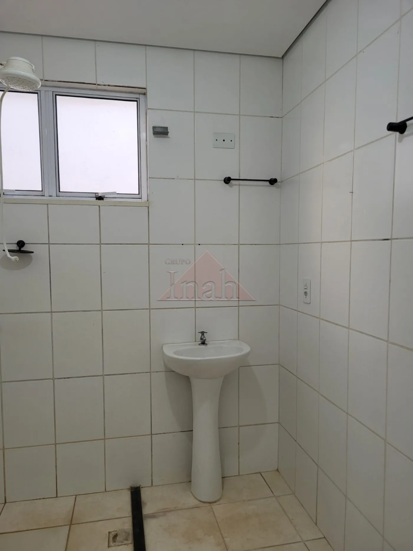 Alugar Apartamentos / Apartamento em Ribeirão Preto R$ 750,00 - Foto 2