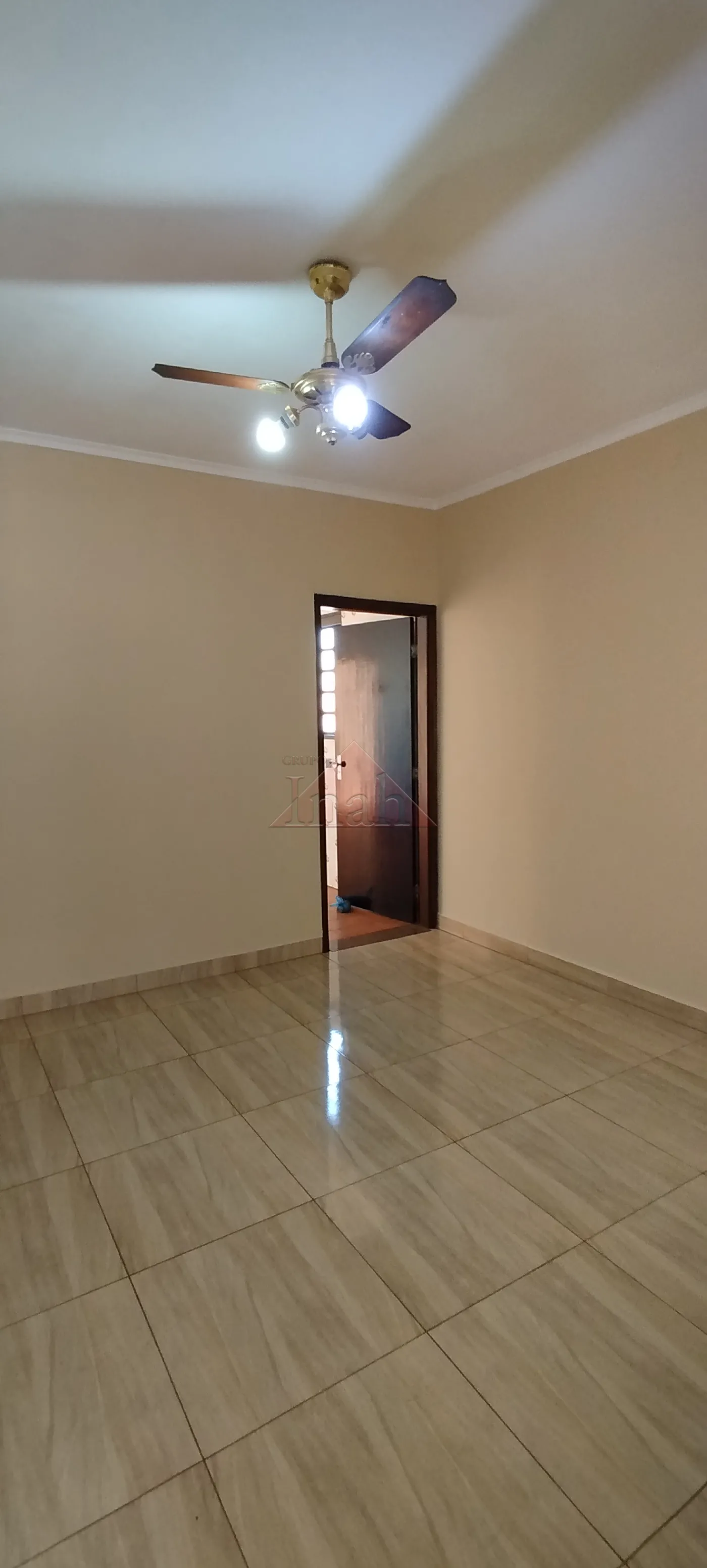 Alugar Casas / CASA RESIDENCIAL em Ribeirão Preto R$ 1.600,00 - Foto 5