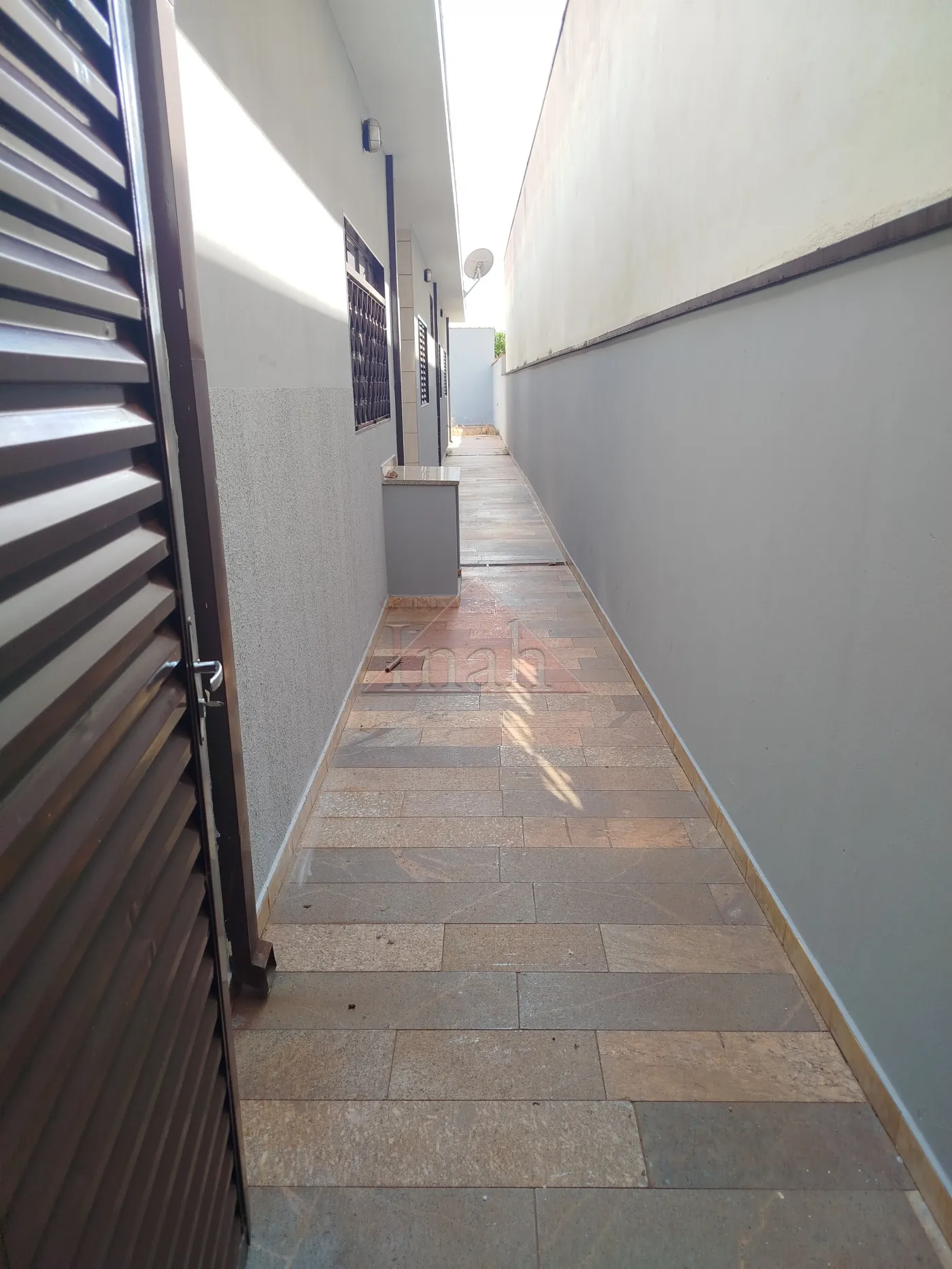 Alugar Casas / CASA RESIDENCIAL em Ribeir&atilde;o Preto R$ 3.000,00 - Foto 3