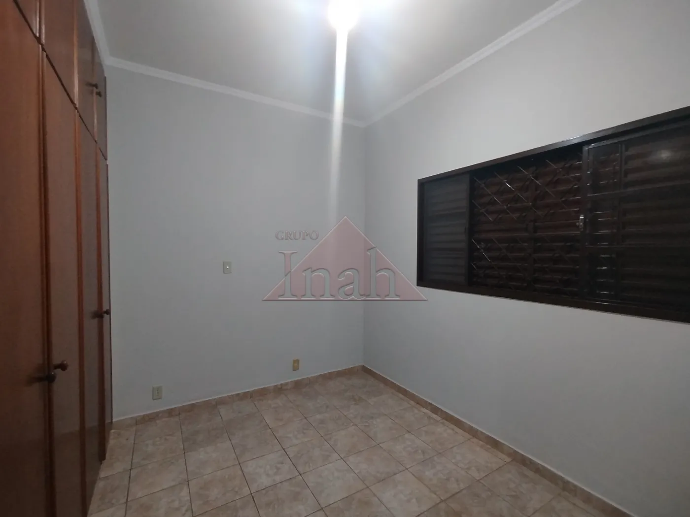 Alugar Casas / CASA RESIDENCIAL em Ribeir&atilde;o Preto R$ 3.000,00 - Foto 14