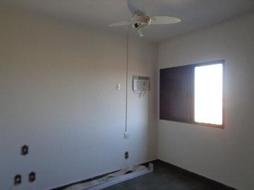 Apartamentos / Apartamento em Ribeir&atilde;o Preto Alugar por R$1.000,00