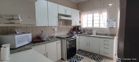 Alugar Casas / Casa em Ribeir&atilde;o Preto. apenas R$ 2.500,00