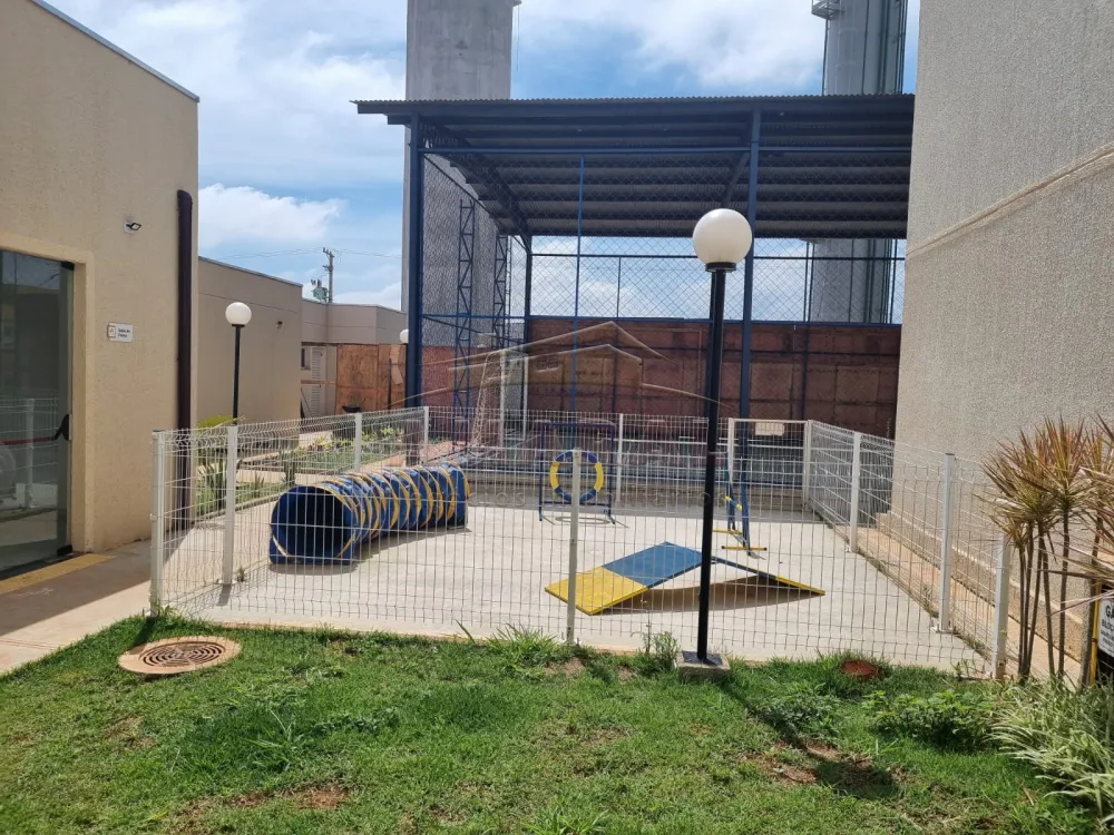 Alugar Apartamentos / Padr&atilde;o em Suzano R$ 1.100,00 - Foto 14