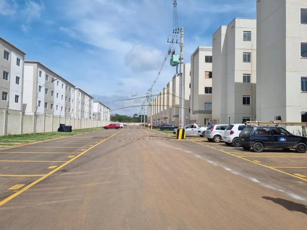 Alugar Apartamentos / Padr&atilde;o em Suzano R$ 1.100,00 - Foto 2