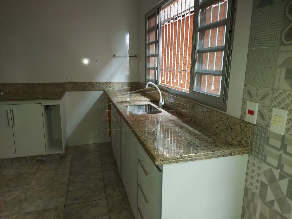 Alugar Casas / Sobrado em Itaquaquecetuba R$ 1.600,00 - Foto 5
