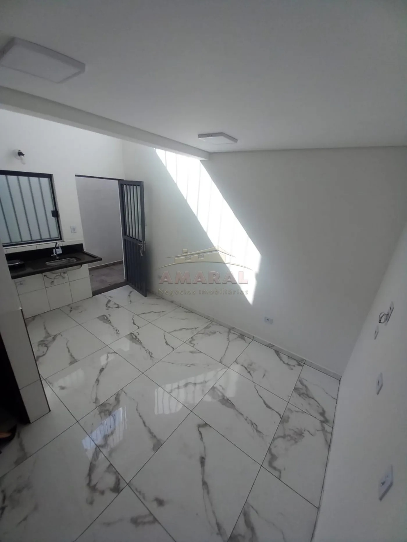 Alugar Apartamentos / Kitchnet em Suzano R$ 900,00 - Foto 4