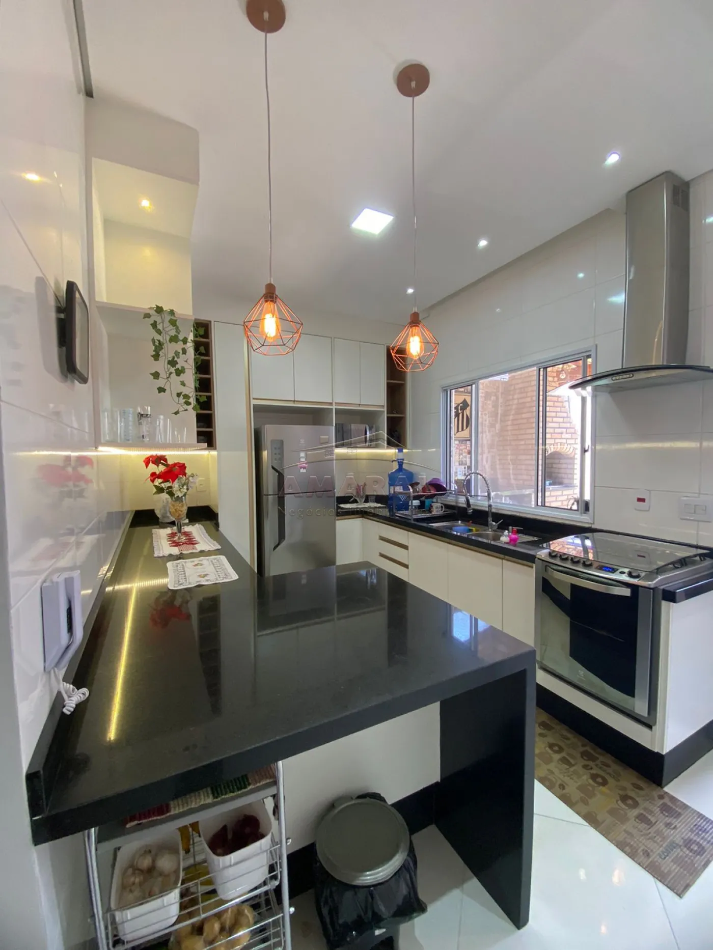 Comprar Casas / Sobrado em Po&aacute; R$ 490.000,00 - Foto 4