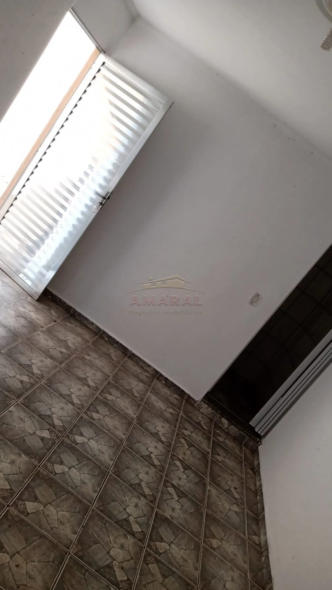 Comprar Casas / T&eacute;rrea em Po&aacute; R$ 320.000,00 - Foto 4