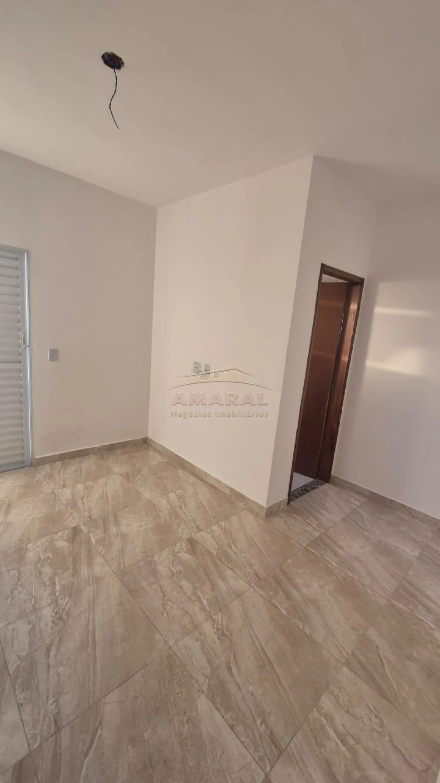 Alugar Casas / Sobrado em Po&aacute; R$ 2.100,00 - Foto 3